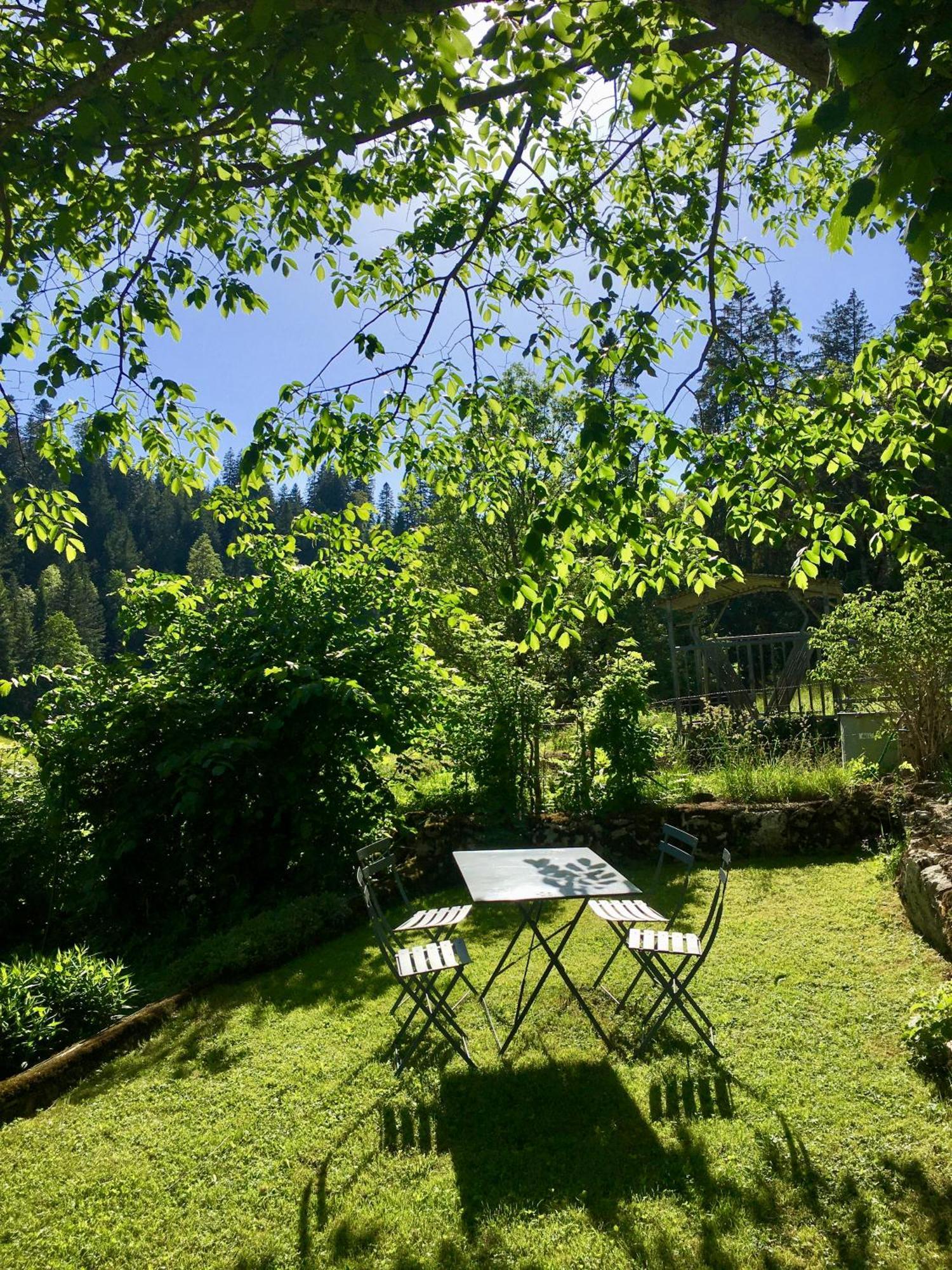 Апартаменти Relais De La Baume Ле-Локль Екстер'єр фото